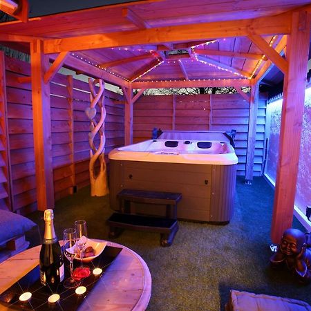 Velaux Lovina Chambre De Charme Avec Jaccuzi מראה חיצוני תמונה